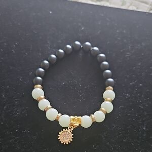 Elegant Black and Gold Beaded Bracelet